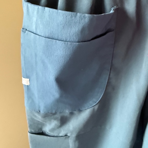 Figs Mundri Scrub Pants - Picture 3 of 5